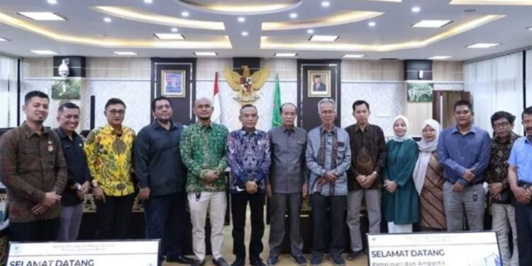 Bamus dan Bapemperda DPRD Jambi Kunjungi DPRD Sumbar