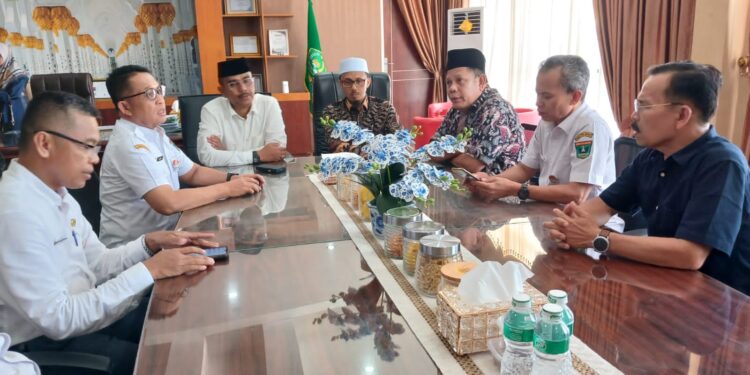 Tinjau UPT Embarkasi Haji Padang, Irsyad Syafar Minta Layanan Dioptimalkan