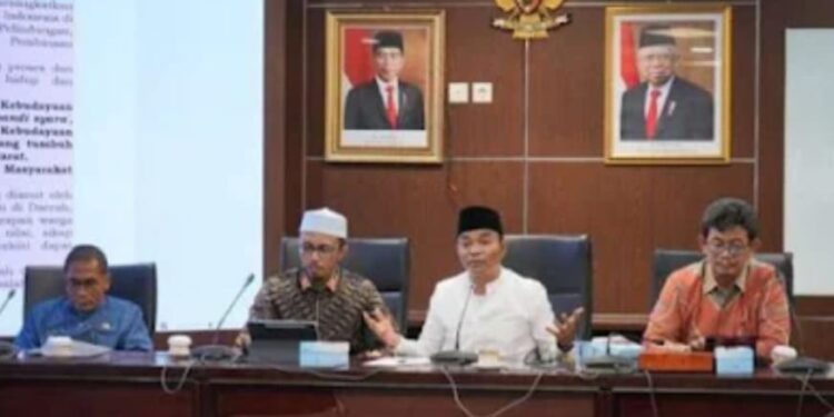 Wakil Ketua DPRD Sumbar Pimpin Rapat Kerja Pembahasan Ranperda Pemajuan Kebudayaan Bersama Mitra