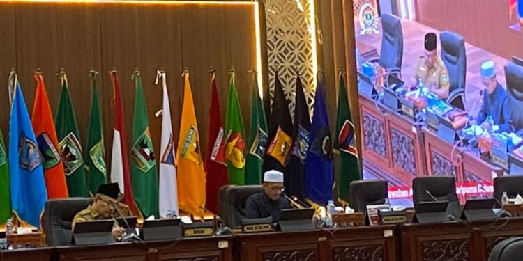 DPRD Sumbar Ambil Keputusan Atas Ranperda Pertanggungjawaban Pelaksanaan APBD 2023