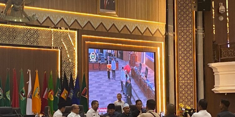 Gubernur Sampaikan Pengantar KUA-PPAS 2025 pada DPRD Sumbar