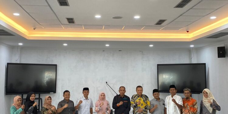 Sekretaris Komisi I DPRD Sumbar Rafdinal Terima Kunjungan Komisi I DPRD Agam