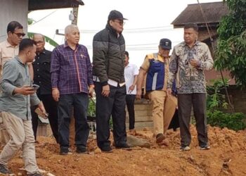 Komisi IV DPRD Sumbar Tinjau Progres Pembangunan Penguatan Tebing Batang Pasaman