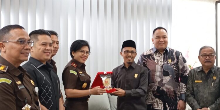 Irsyad Safar Terima Kunjungan Kajati Sumbar