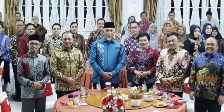 Ketua DPRD Sumbar Sementara Irsyad Safar Hadiri Jamuan Makan Malam Kajati Sumbar