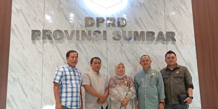DPRD Sumbar Terima Kunjungan Kerja Komisi II DPRD Bungo