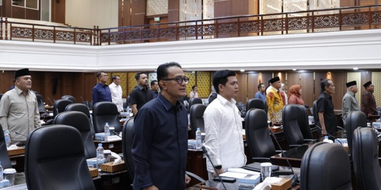 Fraksi-fraksi DPRD Sumbar Sampaikan Pandangan Umum Terkait RAPBD Tahun 2025