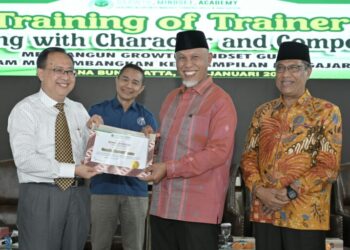 Gubernur Buka Training Kemampuan Mengajar Guru