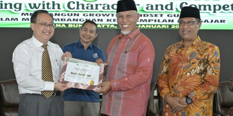 Gubernur Buka Training Kemampuan Mengajar Guru