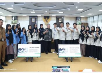 MPM-KM Universitas Adzkia Pelajari Tupoksi Lembaga Legislatif ke DPRD Sumbar
