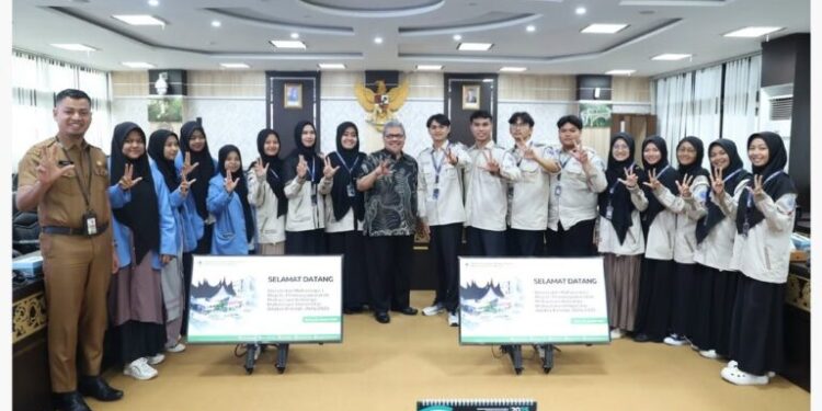 MPM-KM Universitas Adzkia Pelajari Tupoksi Lembaga Legislatif ke DPRD Sumbar