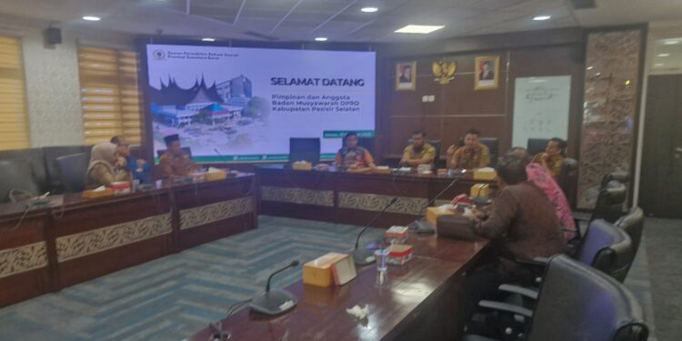 DPRD Sumbar Terima Kunjungan Bamus DPRD Pesisir Selatan