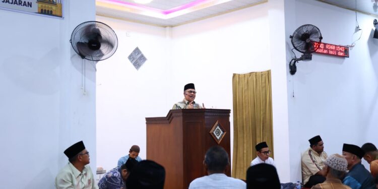 Ketua DPRD Sumbar Safari Ramadan Perdana di Masjid Al-Ikhlas Koto Tangah