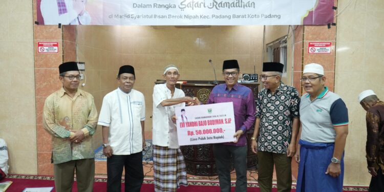 Evi Yandri Salurkan Bantuan Rp 50 Juta untuk Masjid Syariatul Ihsan