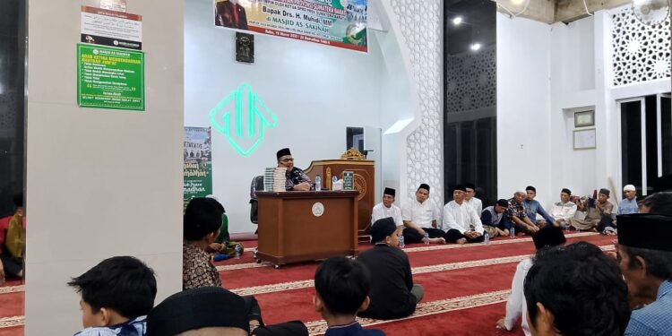 Safari Ramadhan, Ketua DPRD Sumbar Muhidi Beri Tausiyah di Masjid As Sakinah