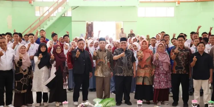 Jadi Narasumber di LDK OSIS SMK se-Payakumbuh, Muhidi Ingatkan Generasi Muda pada Nilai Luhur