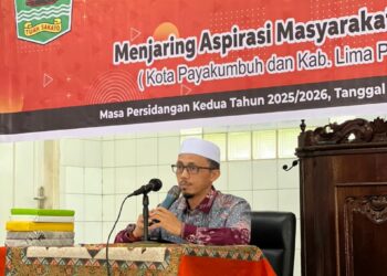 Masjid Darussalam Jadi Ruang Aspirasi, Irsyad Safar Serap Keluhan Warga Padang Tiakar